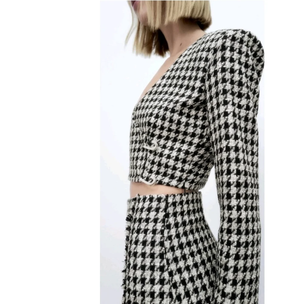 Zara Black And White Houndstooth Cropped Blazer - Picture 4 of 9
